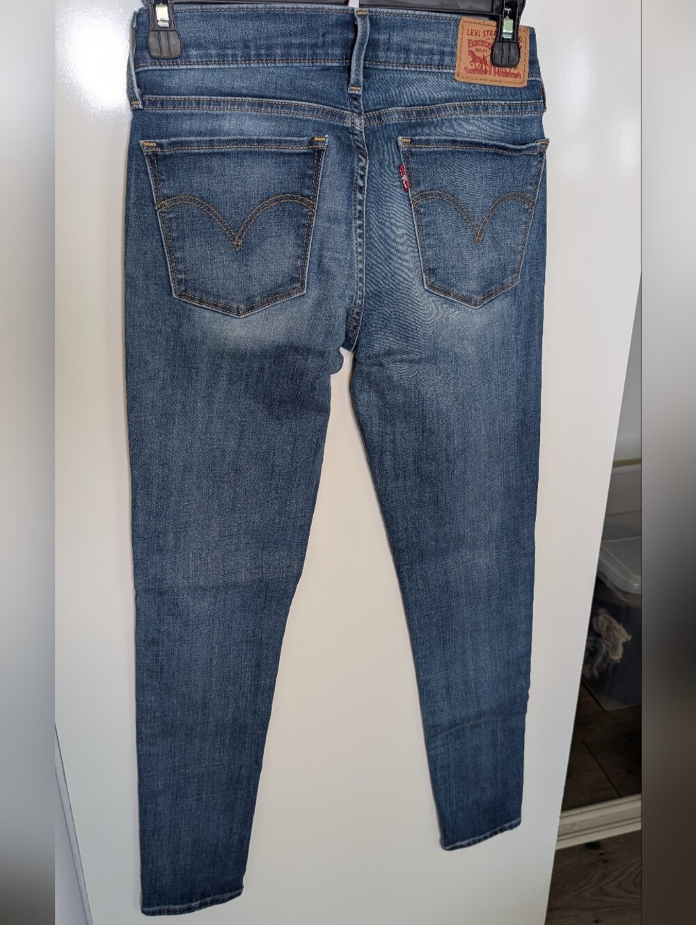 Levi's 710 Women's Medium Blue Super Skinny Jeans - SIZE 26X30